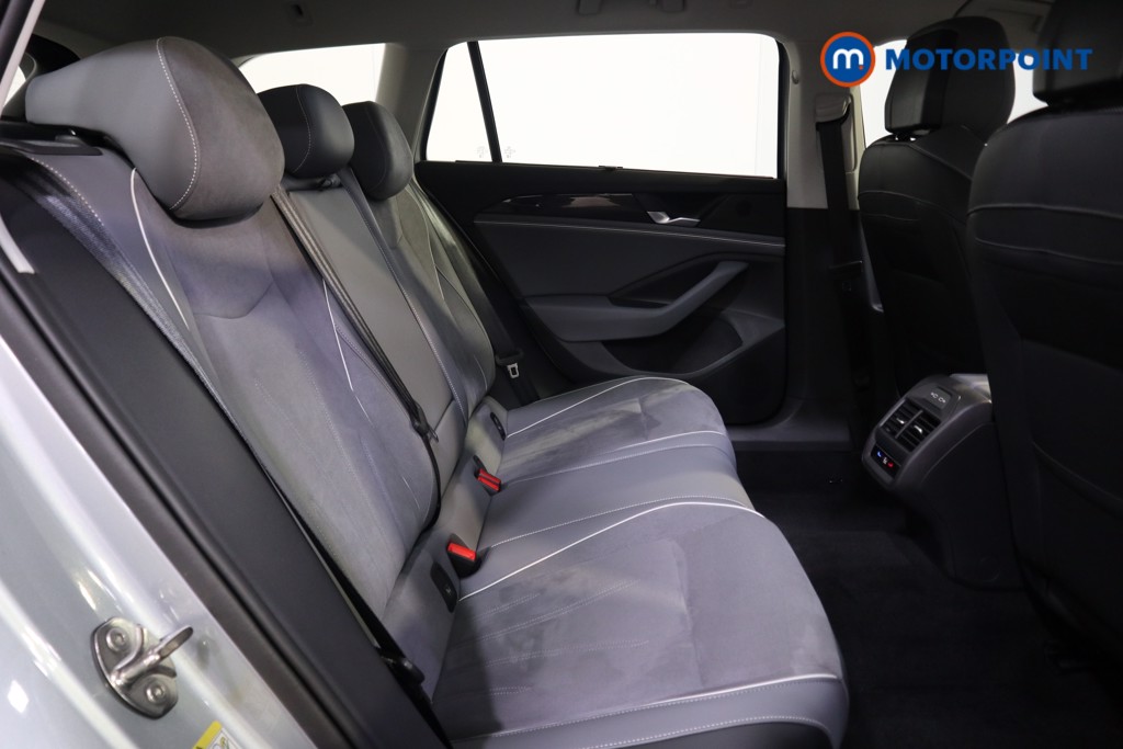 Volkswagen Passat Life Automatic Petrol Plug-In Hybrid Estate - Stock Number (1578121) - 13th supplementary image