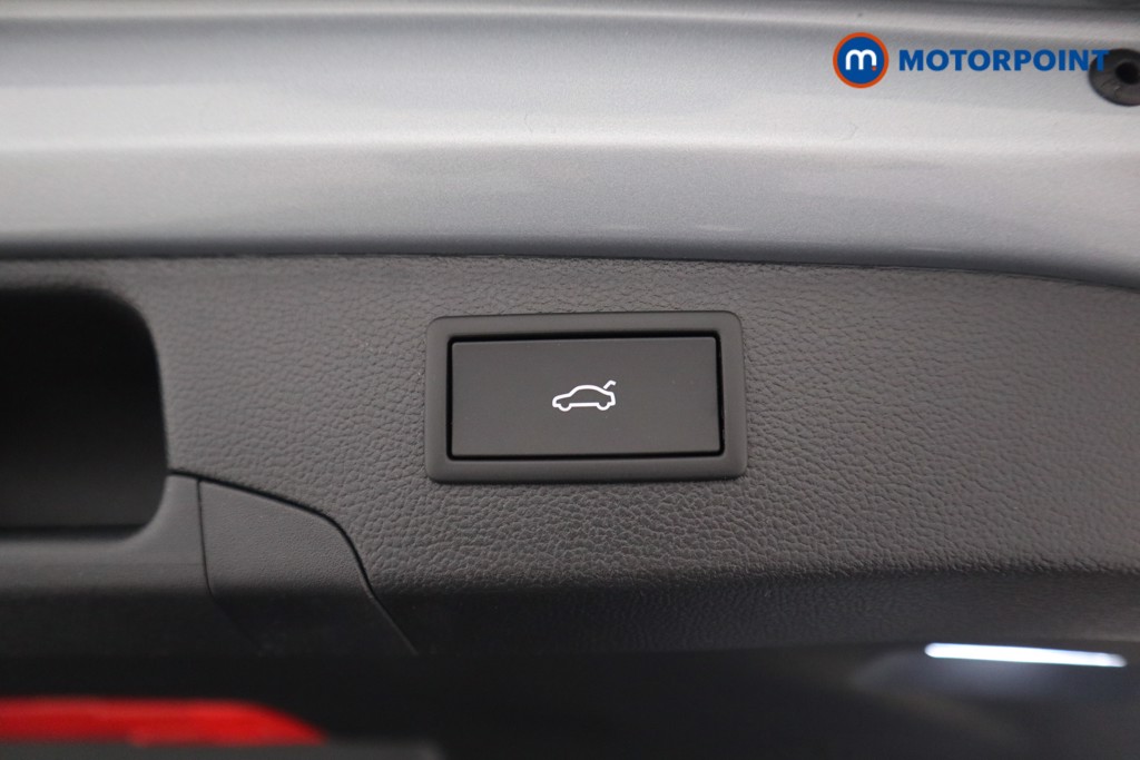 Volkswagen Passat Life Automatic Petrol Plug-In Hybrid Estate - Stock Number (1578121) - 15th supplementary image