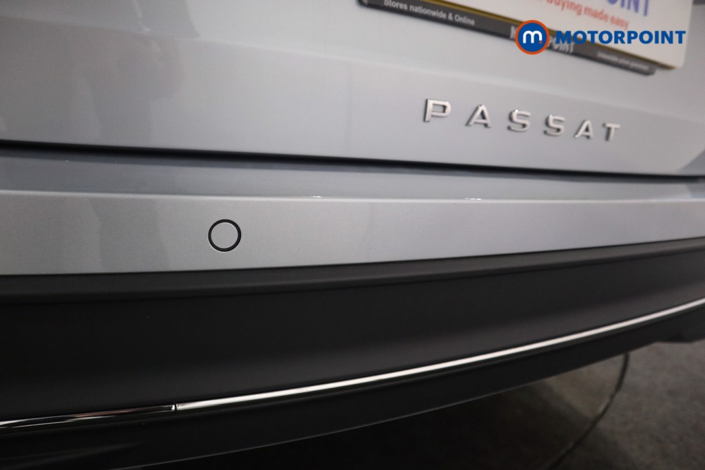 Volkswagen Passat Life Automatic Petrol Plug-In Hybrid Estate - Stock Number (1578121) - 20th supplementary image