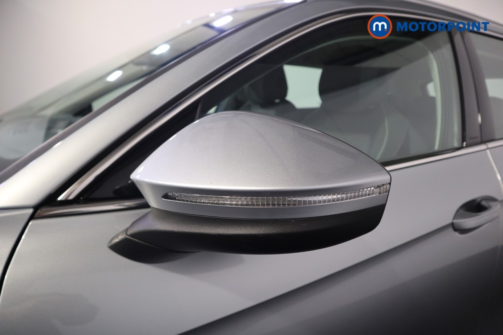 Volkswagen Passat Life Automatic Petrol Plug-In Hybrid Estate - Stock Number (1578121) - 25th supplementary image