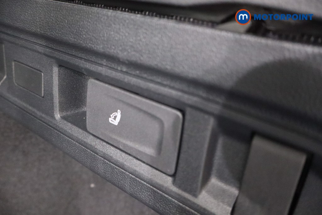 Volkswagen Passat Life Automatic Petrol Plug-In Hybrid Estate - Stock Number (1578157) - 38th supplementary image