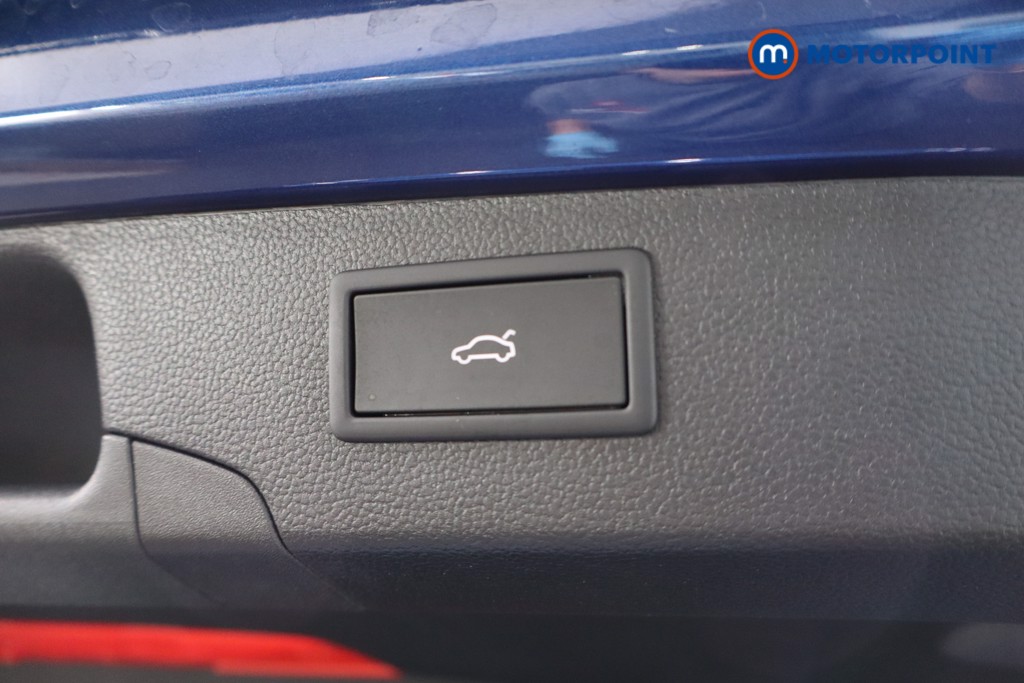 Volkswagen Passat Life Automatic Petrol Plug-In Hybrid Estate - Stock Number (1578157) - 39th supplementary image