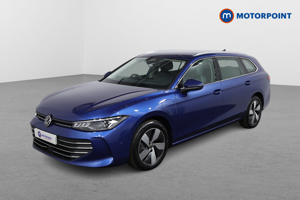 Volkswagen Passat Life Automatic Petrol Plug-In Hybrid Estate - Stock Number (1578157) - Passenger side front corner