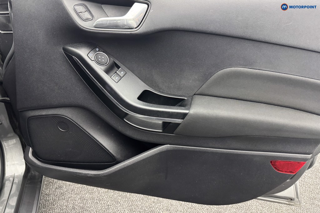 Ford Fiesta Zetec Manual Petrol Hatchback - Stock Number (1578711) - 16th supplementary image