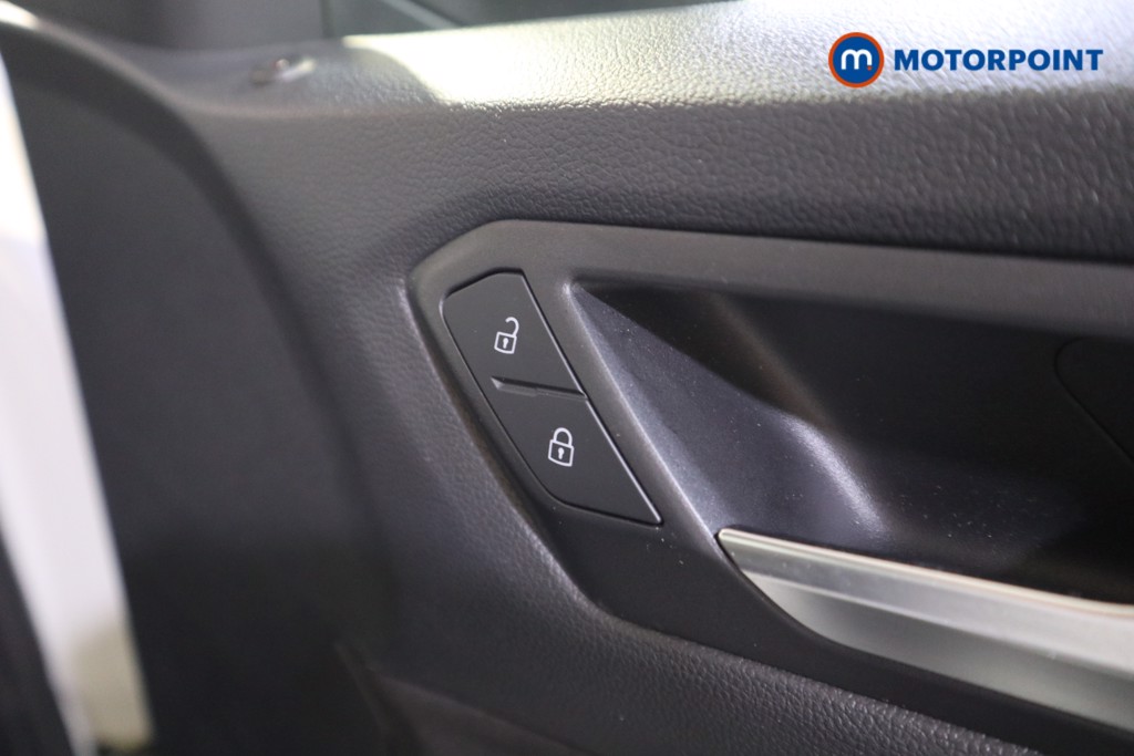 Volkswagen T-Roc Life Manual Petrol SUV - Stock Number (1579128) - 10th supplementary image