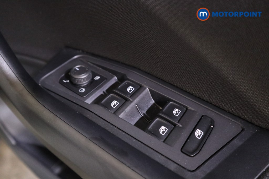 Volkswagen T-Roc Life Manual Petrol SUV - Stock Number (1579128) - 11th supplementary image