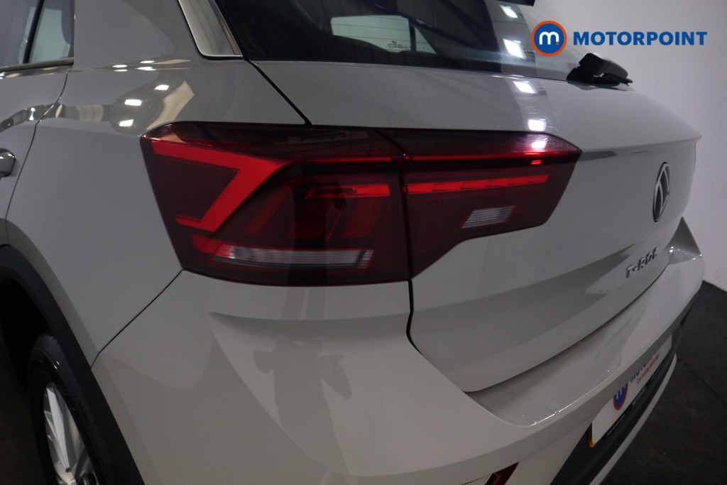 Volkswagen T-Roc Life Manual Petrol SUV - Stock Number (1579128) - 21st supplementary image