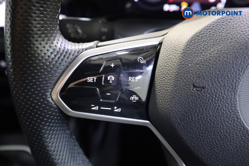 Volkswagen Golf R-Line Manual Petrol Hatchback - Stock Number (1579184) - 3rd supplementary image