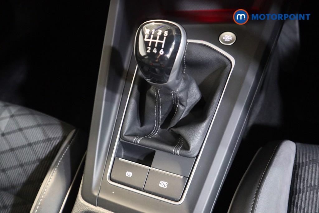 Volkswagen Golf R-Line Manual Petrol Hatchback - Stock Number (1579184) - 7th supplementary image