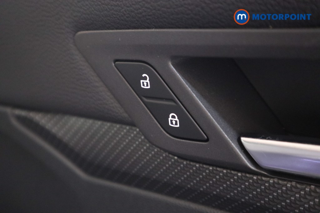 Volkswagen Golf R-Line Manual Petrol Hatchback - Stock Number (1579184) - 9th supplementary image