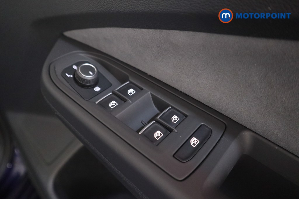 Volkswagen Golf R-Line Manual Petrol Hatchback - Stock Number (1579184) - 10th supplementary image