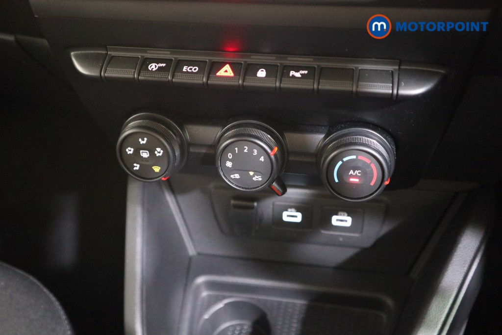 Dacia Duster Expression Manual Petrol SUV - Stock Number (1579210) - 7th supplementary image