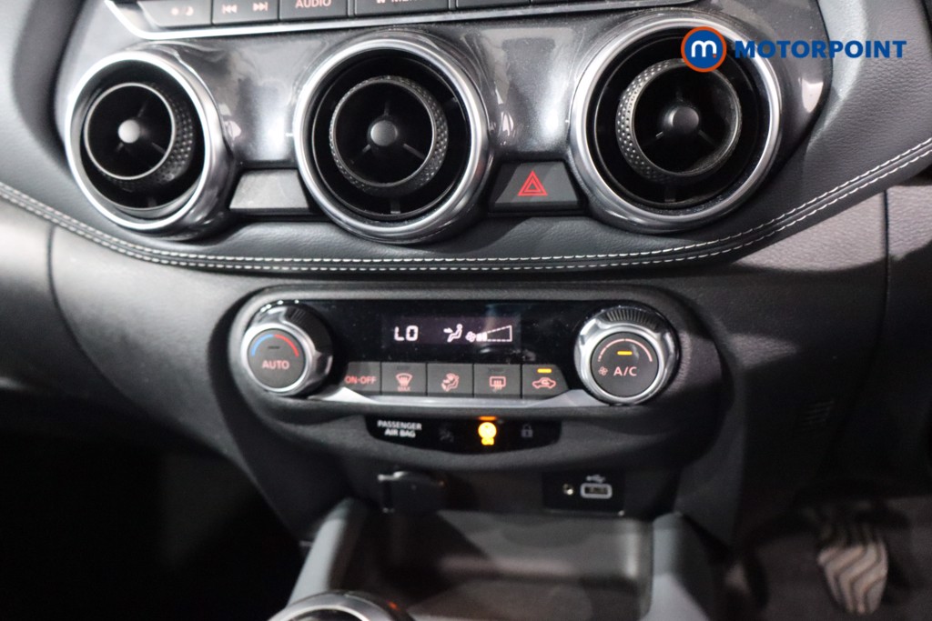 Nissan Juke N-Connecta Manual Petrol SUV - Stock Number (1579494) - 16th supplementary image