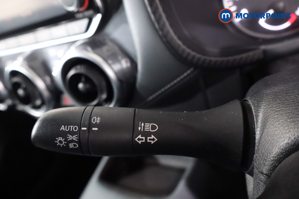 Nissan Juke N-Connecta Manual Petrol SUV - Stock Number (1579494) - 19th supplementary image
