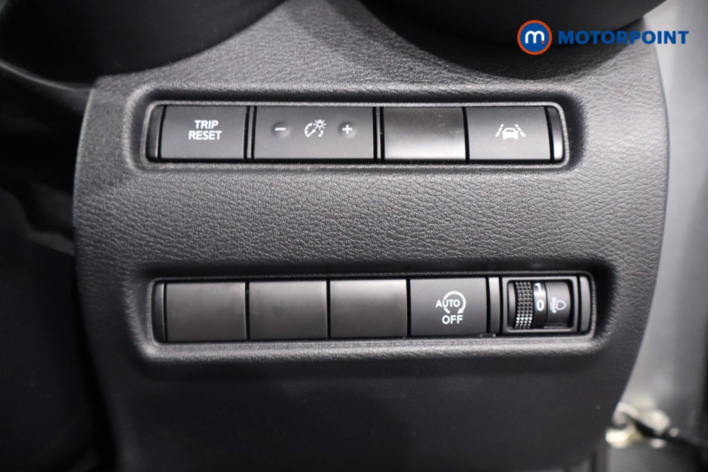 Nissan Juke N-Connecta Manual Petrol SUV - Stock Number (1579494) - 20th supplementary image