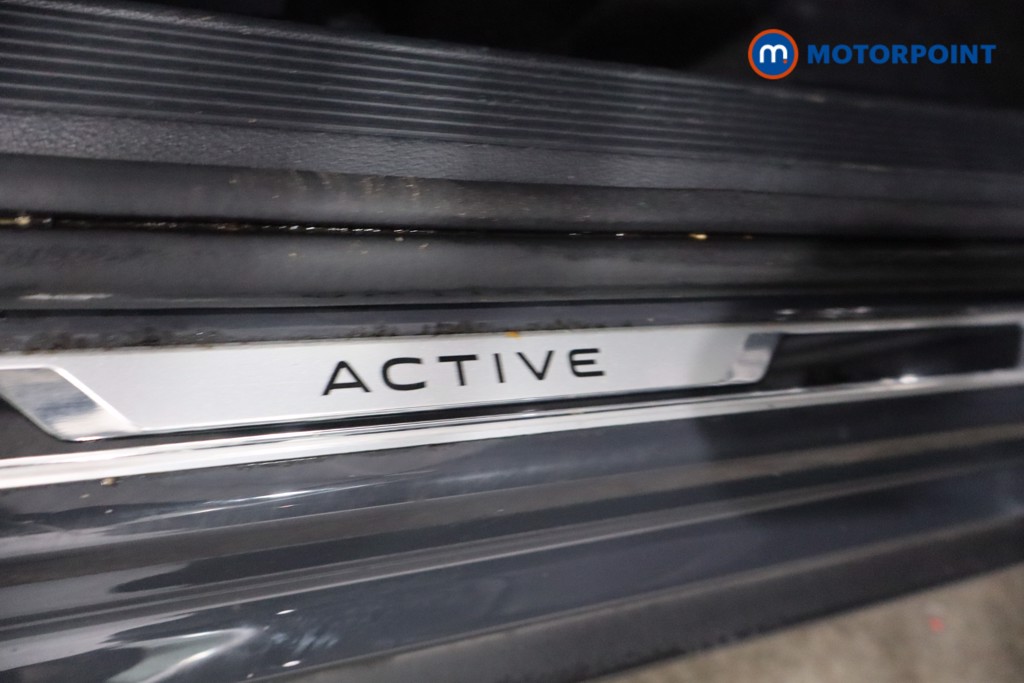 Volkswagen T-Roc Active Manual Petrol SUV - Stock Number (1579942) - 21st supplementary image