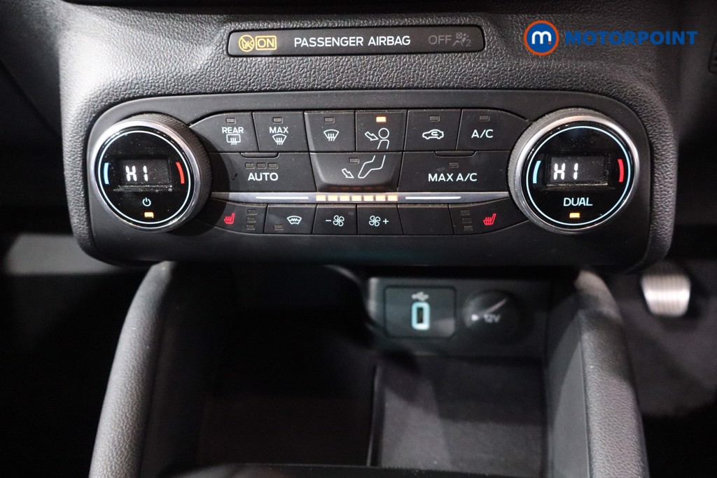 Ford Focus Titanium Manual Petrol Hatchback - Stock Number (1580145) - 19th supplementary image