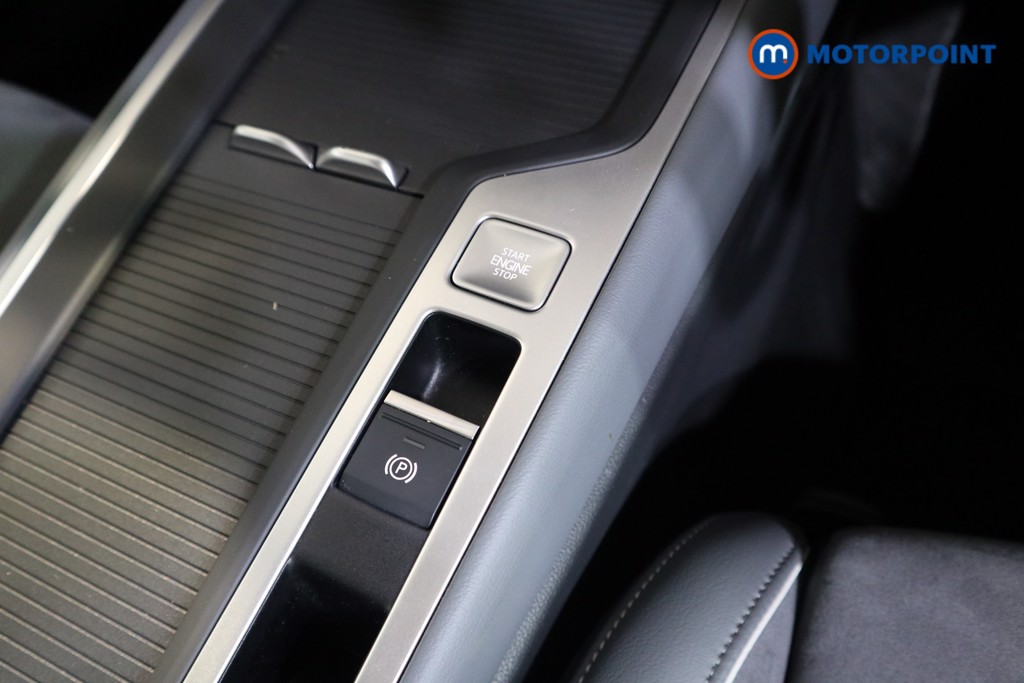Volkswagen Passat Life Automatic Petrol Plug-In Hybrid Estate - Stock Number (1580439) - 7th supplementary image