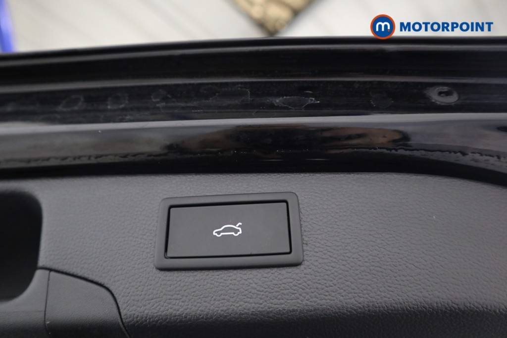 Volkswagen Passat Life Automatic Petrol Plug-In Hybrid Estate - Stock Number (1580439) - 14th supplementary image