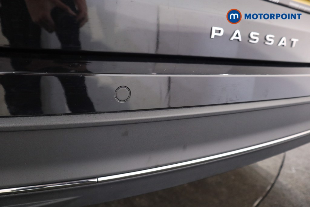 Volkswagen Passat Life Automatic Petrol Plug-In Hybrid Estate - Stock Number (1580439) - 19th supplementary image