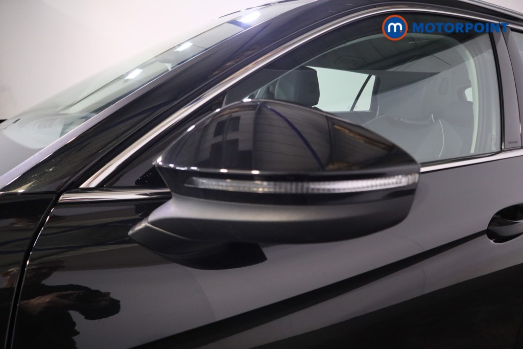 Volkswagen Passat Life Automatic Petrol Plug-In Hybrid Estate - Stock Number (1580439) - 24th supplementary image