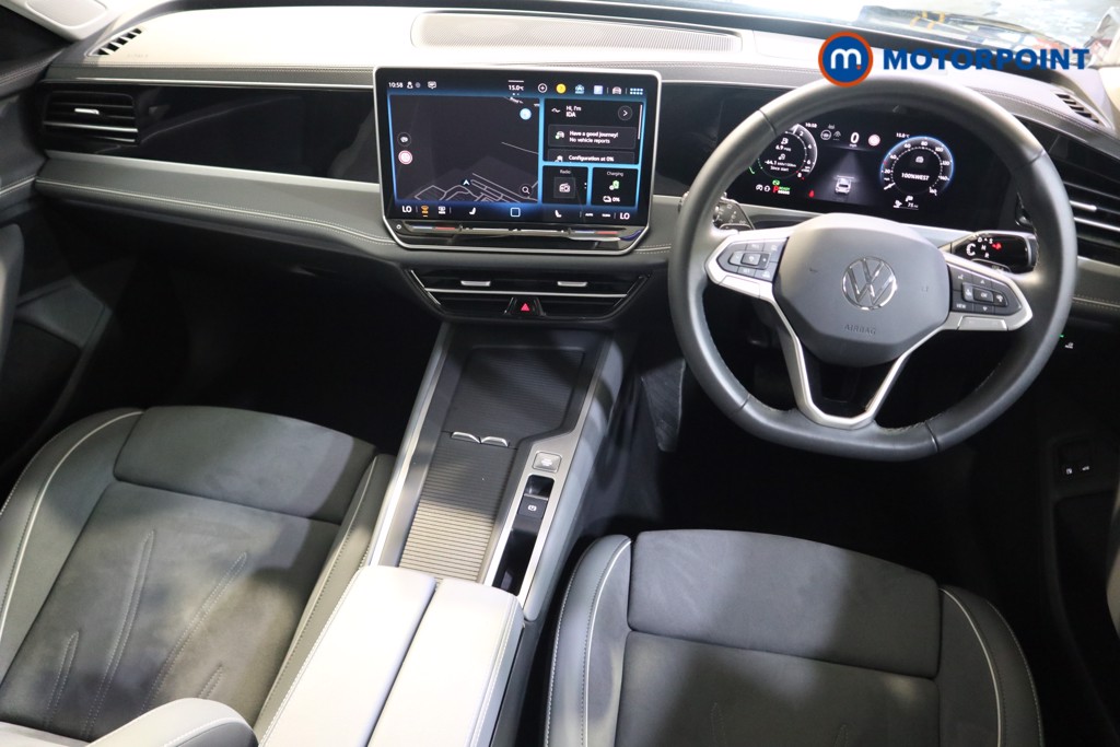 Volkswagen Passat Life Automatic Petrol Plug-In Hybrid Estate - Stock Number (1580439) - 1st supplementary image