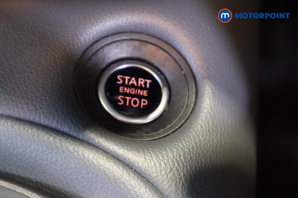 Nissan Juke N-Connecta Manual Petrol SUV - Stock Number (1581162) - 20th supplementary image