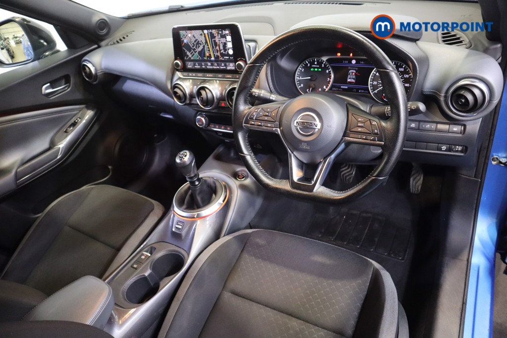 Nissan Juke N-Connecta Manual Petrol SUV - Stock Number (1581162) - 1st supplementary image