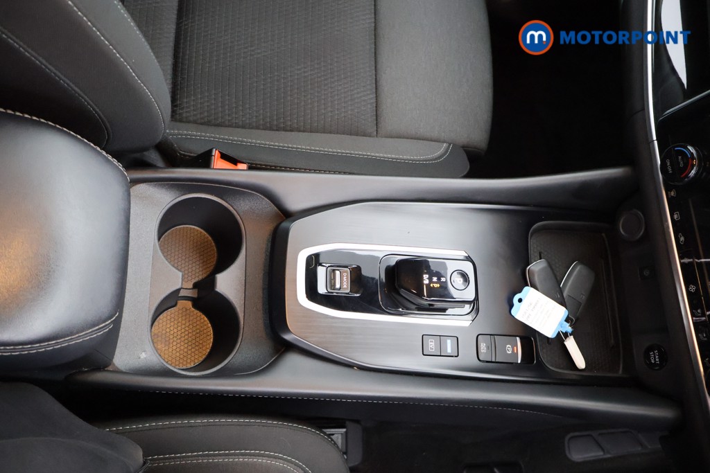 Nissan Qashqai N-Connecta Automatic Petrol-Electric Hybrid SUV - Stock Number (1581256) - 8th supplementary image