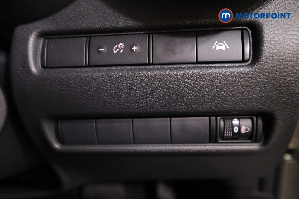 Nissan Juke N-Connecta Automatic Petrol-Electric Hybrid SUV - Stock Number (1569318) - 9th supplementary image