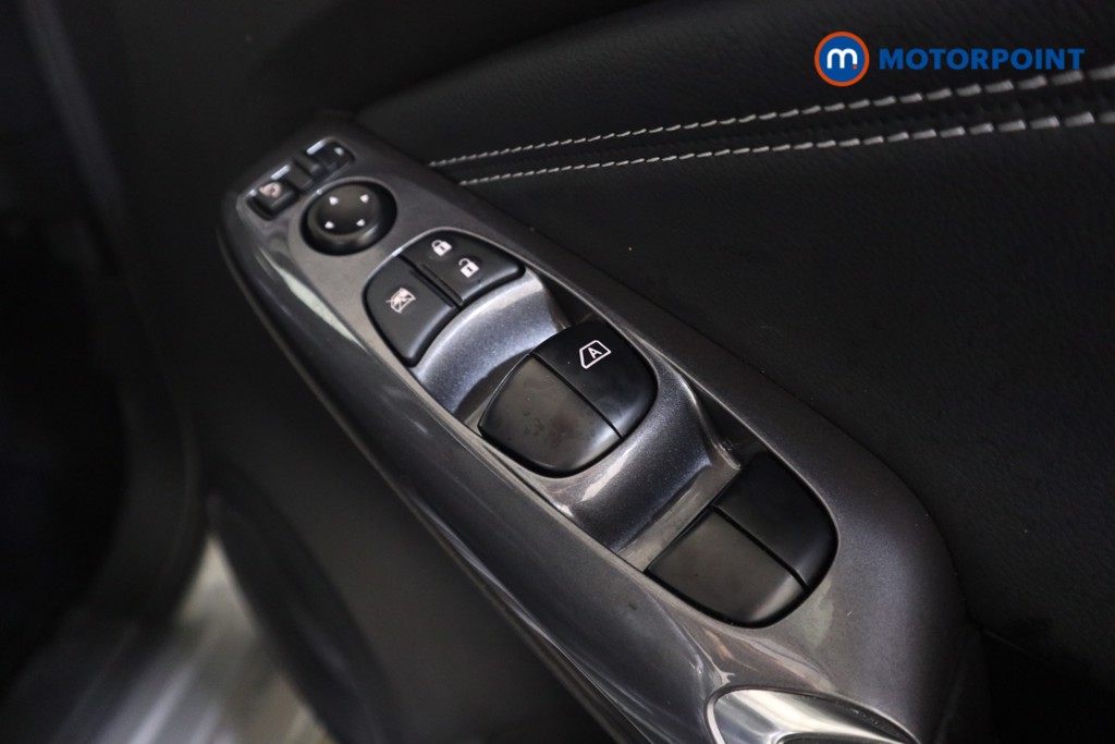 Nissan Juke N-Connecta Automatic Petrol-Electric Hybrid SUV - Stock Number (1569318) - 10th supplementary image