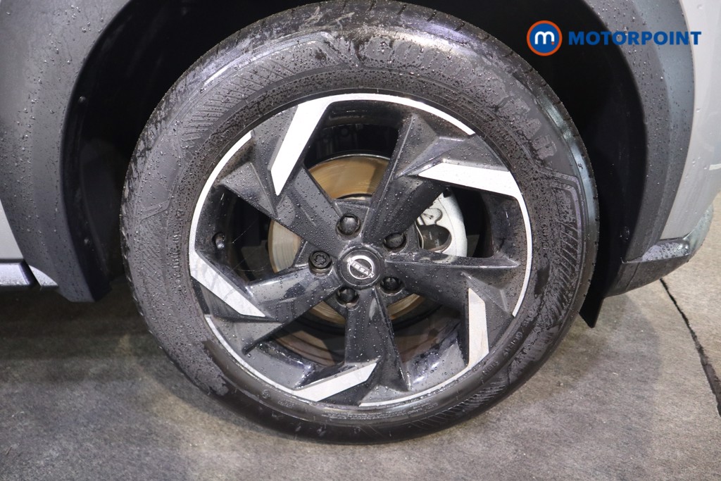 Nissan Juke N-Connecta Automatic Petrol-Electric Hybrid SUV - Stock Number (1569318) - 15th supplementary image
