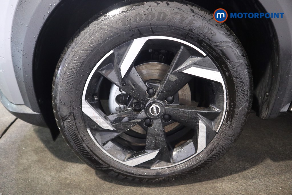 Nissan Juke N-Connecta Automatic Petrol-Electric Hybrid SUV - Stock Number (1569318) - 16th supplementary image