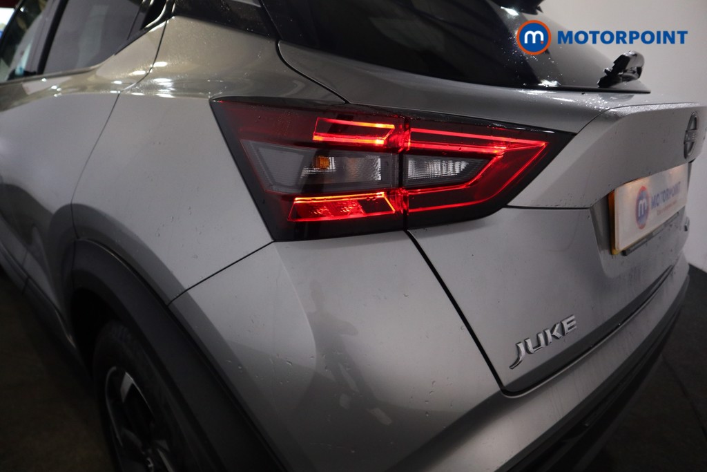 Nissan Juke N-Connecta Automatic Petrol-Electric Hybrid SUV - Stock Number (1569318) - 20th supplementary image