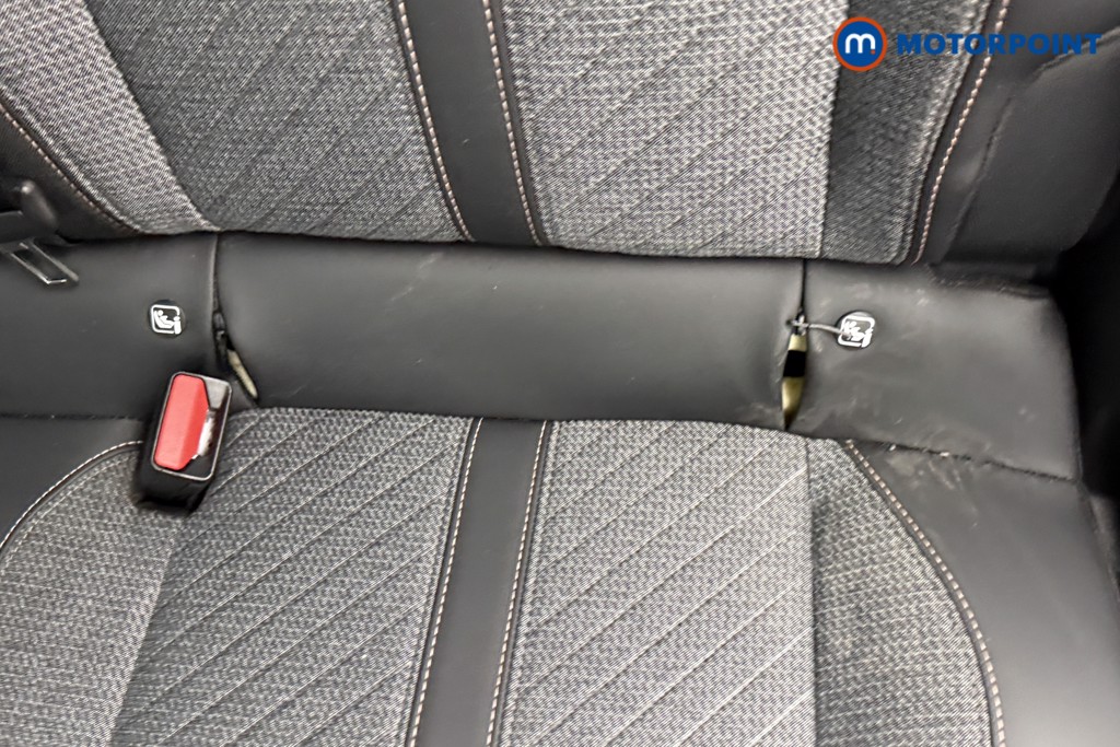 Peugeot 2008 Allure Manual Petrol SUV - Stock Number (1570159) - 21st supplementary image