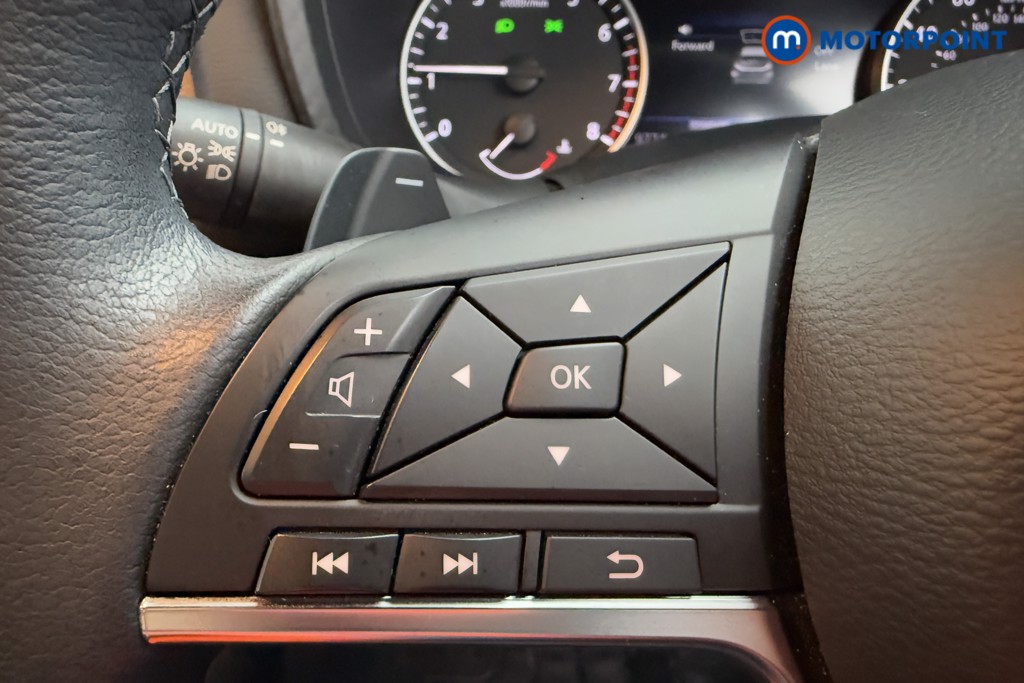 Nissan Juke N-Connecta Automatic Petrol SUV - Stock Number (1572640) - 4th supplementary image