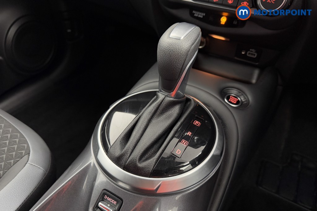 Nissan Juke N-Connecta Automatic Petrol SUV - Stock Number (1572640) - 13th supplementary image