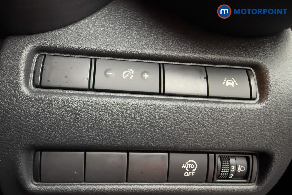 Nissan Juke N-Connecta Automatic Petrol SUV - Stock Number (1572640) - 16th supplementary image