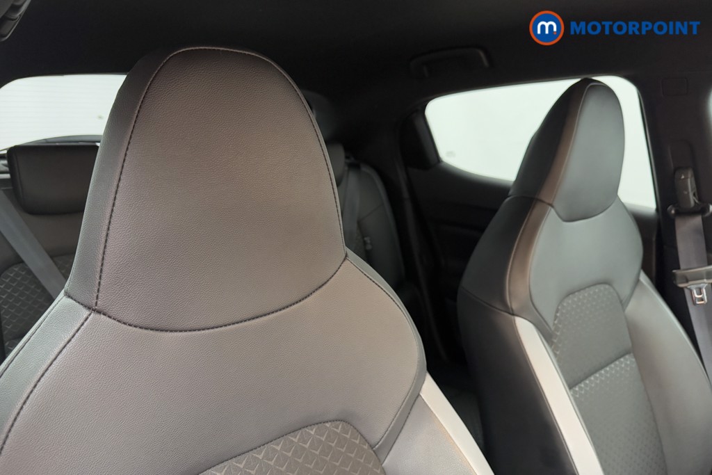 Nissan Juke N-Connecta Automatic Petrol SUV - Stock Number (1572640) - 20th supplementary image