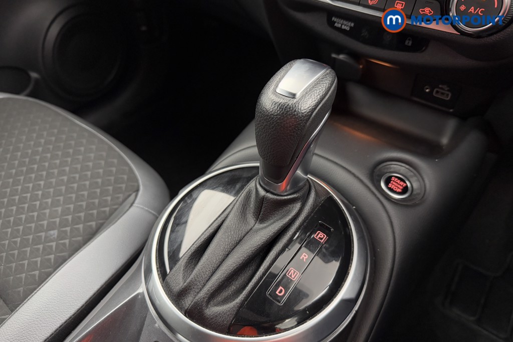 Nissan Juke N-Connecta Automatic Petrol SUV - Stock Number (1572669) - 13th supplementary image