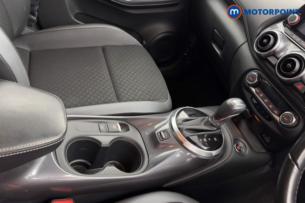 Nissan Juke N-Connecta Automatic Petrol SUV - Stock Number (1572669) - 15th supplementary image