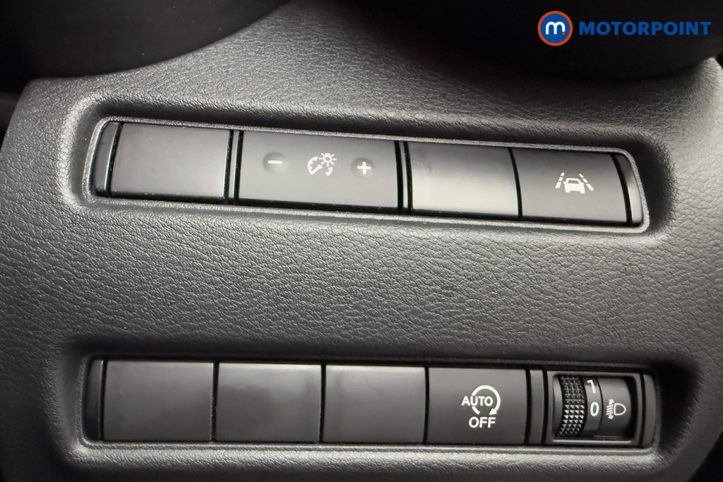 Nissan Juke N-Connecta Automatic Petrol SUV - Stock Number (1572669) - 16th supplementary image