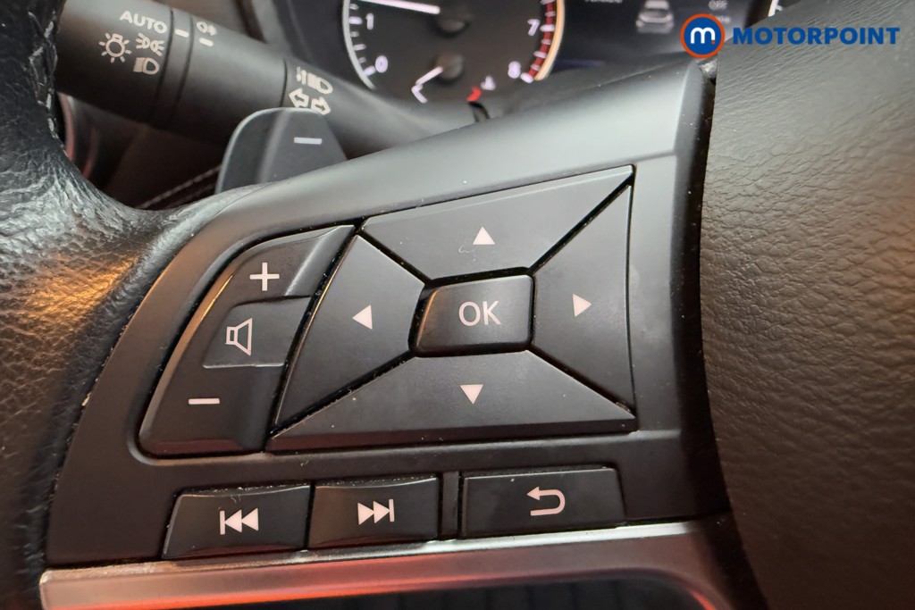 Nissan Juke N-Connecta Automatic Petrol SUV - Stock Number (1572673) - 4th supplementary image