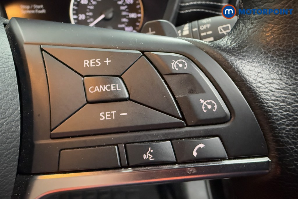 Nissan Juke N-Connecta Automatic Petrol SUV - Stock Number (1572673) - 5th supplementary image
