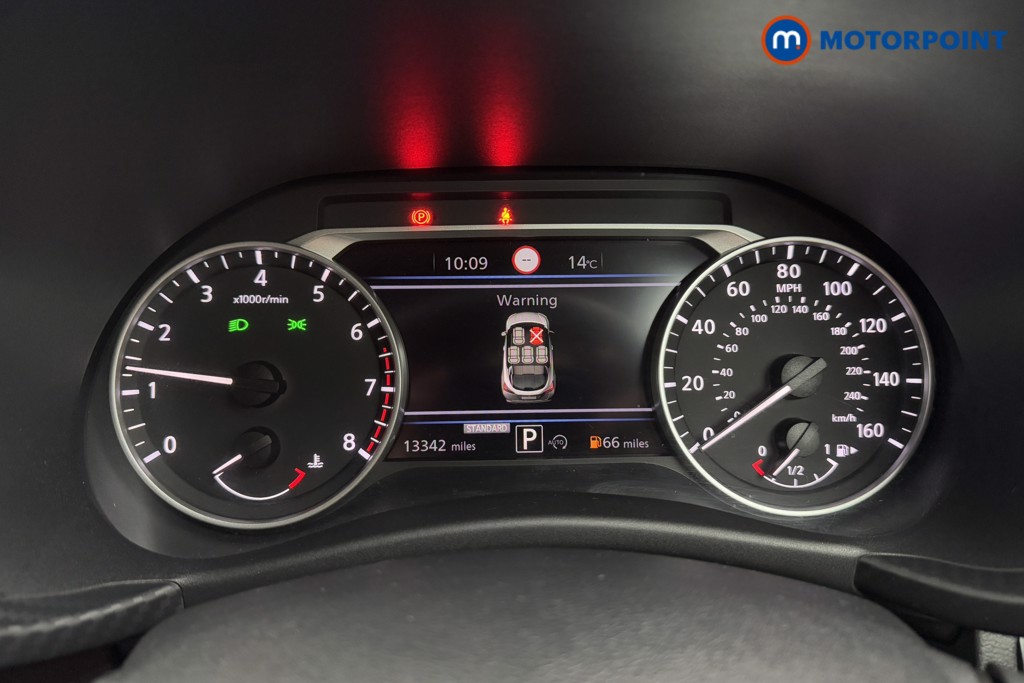 Nissan Juke N-Connecta Automatic Petrol SUV - Stock Number (1572673) - 6th supplementary image