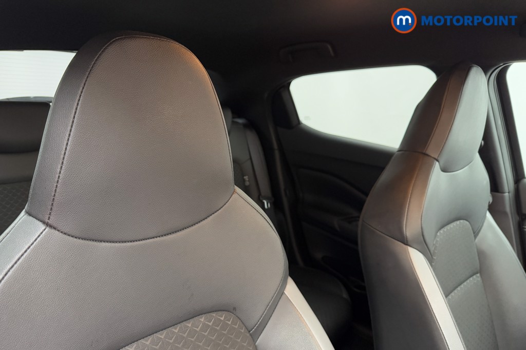 Nissan Juke N-Connecta Automatic Petrol SUV - Stock Number (1572673) - 20th supplementary image