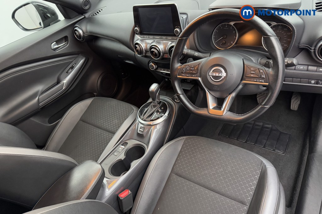 Nissan Juke N-Connecta Automatic Petrol SUV - Stock Number (1572673) - 1st supplementary image