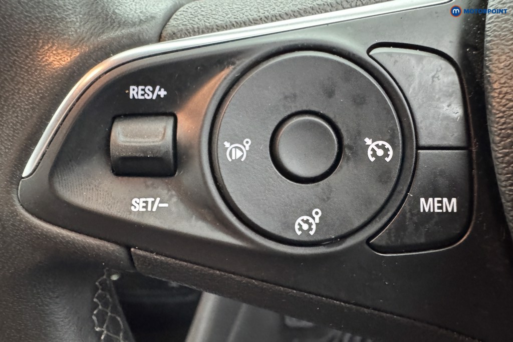 Vauxhall Crossland Sri Nav Automatic Petrol SUV - Stock Number (1573635) - 18th supplementary image
