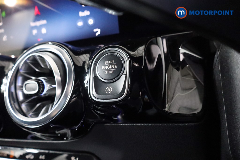 Mercedes-Benz GLA Amg Line Automatic Petrol SUV - Stock Number (1575561) - 13th supplementary image