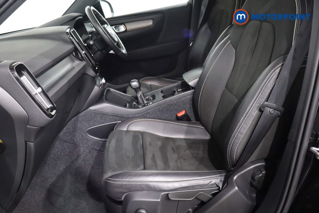 Volvo Xc40 R Design Manual Petrol SUV - Stock Number (1575918) - 4th supplementary image